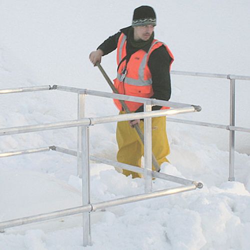 Barrial Lichtkuppelsicherung bei Schneeräumung