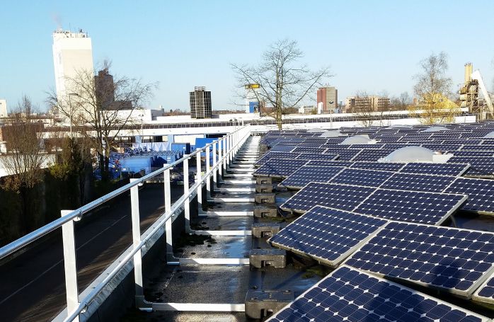 dAbsturzsicherung bei Photovoltaik auf Flachdach